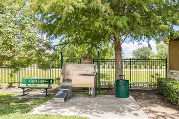Outdoor pet spa